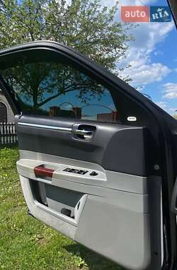 Седан Chrysler 300C 2005 в 