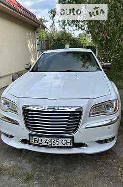 Седан Chrysler 300C 2011 в Киеве