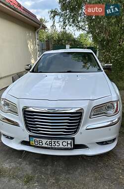 Седан Chrysler 300C 2011 в 
