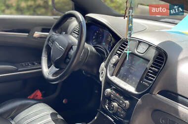 Седан Chrysler 300C 2017 в 