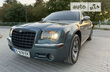 Седан Chrysler 300C 2005 в Кременце