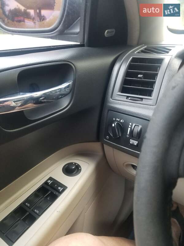 Седан Chrysler 300C 2004 в Харькове