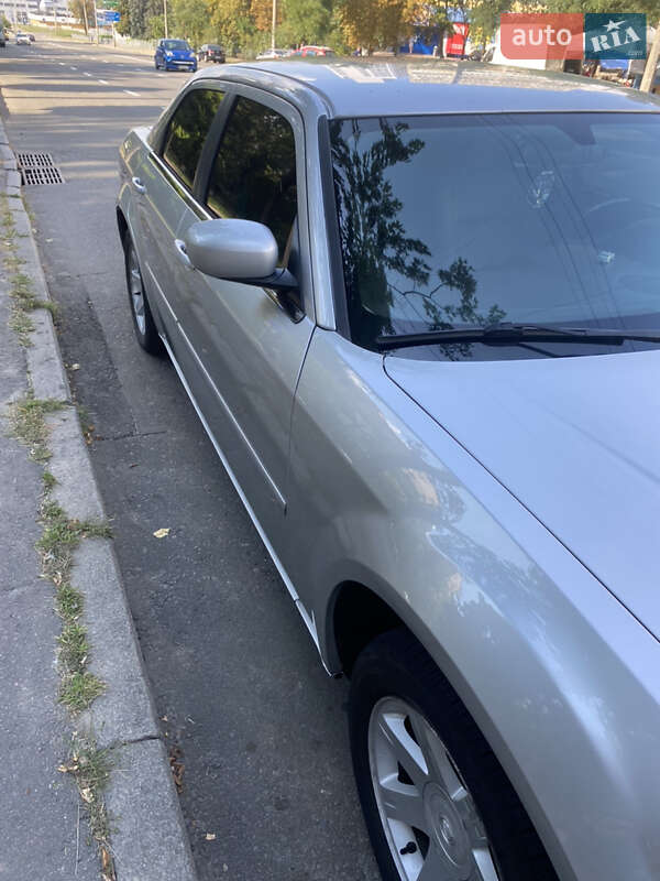 Седан Chrysler 300C 2005 в Виннице