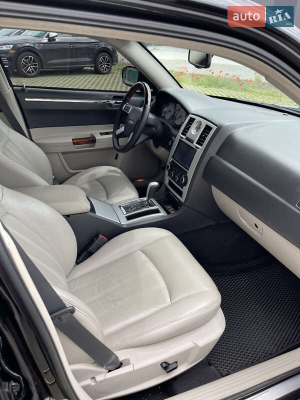 Седан Chrysler 300C 2006 в Хмельницком
