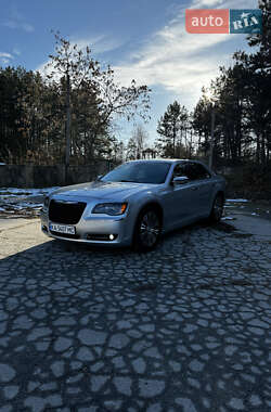 Седан Chrysler 300C 2012 в Могилів-Подільському