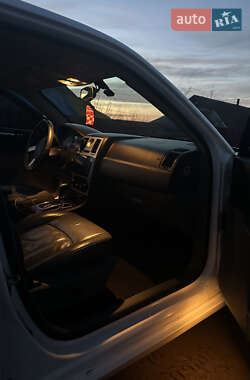 Хэтчбек Chrysler 300C 2005 в 