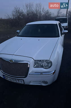 Хэтчбек Chrysler 300C 2005 в 