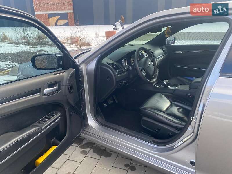 Седан Chrysler 300C 2012 в Хмельницком