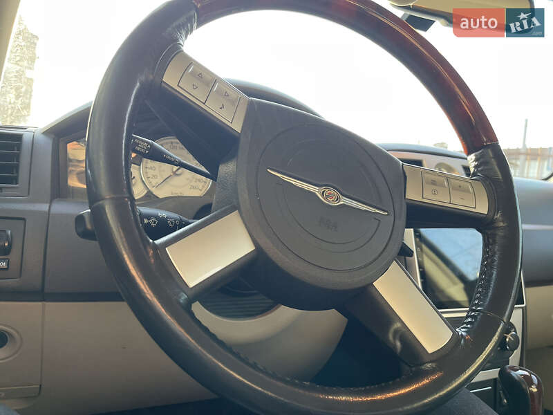 Седан Chrysler 300C 2006 в Киеве