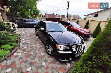 Седан Chrysler 300C 2012 в 
