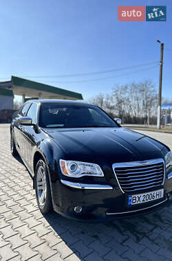 Седан Chrysler 300C 2011 в 
