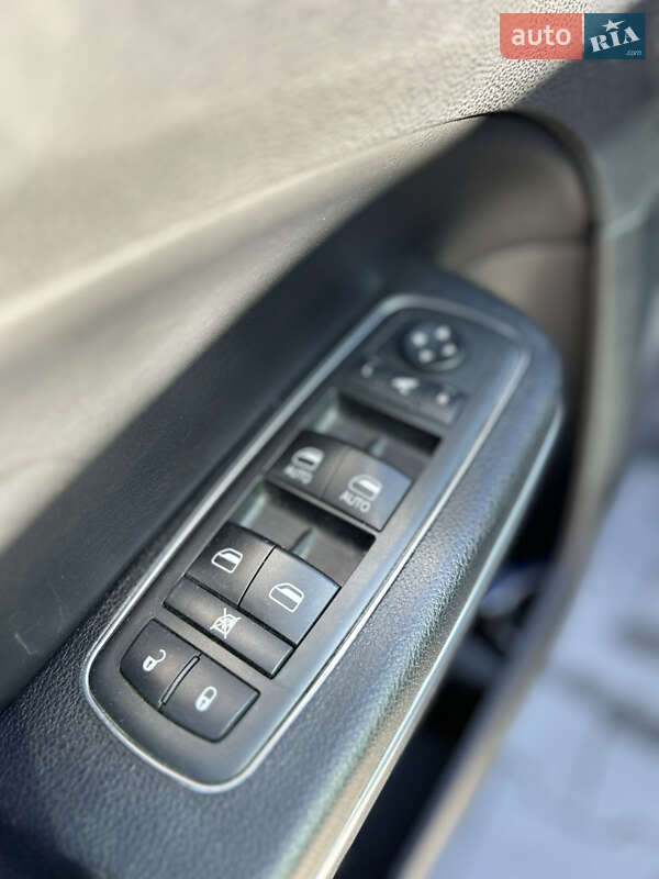 Седан Chrysler 300C 2011 в Хмельницком фото 14 Седан Chrysler 300C 2011 в Хмельницком