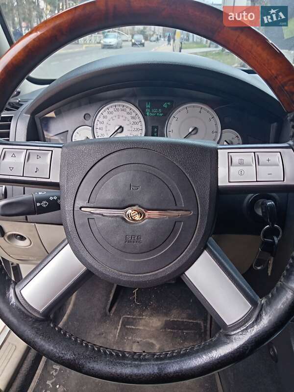 Седан Chrysler 300C 2006 в Ірпені