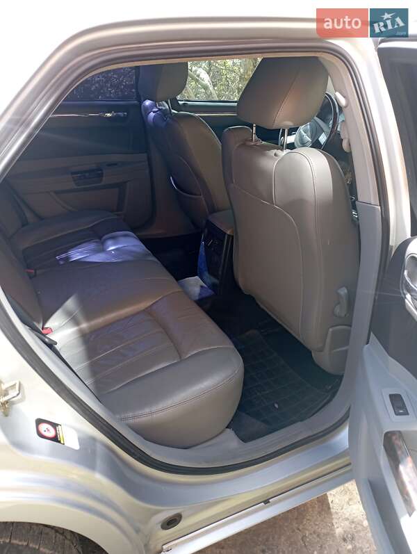 Седан Chrysler 300C 2005 в Виноградове