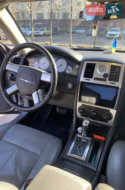 Седан Chrysler 300C 2005 в 