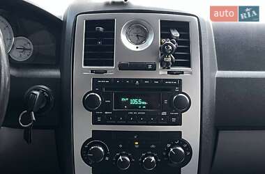 Седан Chrysler 300C 2005 в 