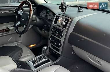 Седан Chrysler 300C 2005 в 