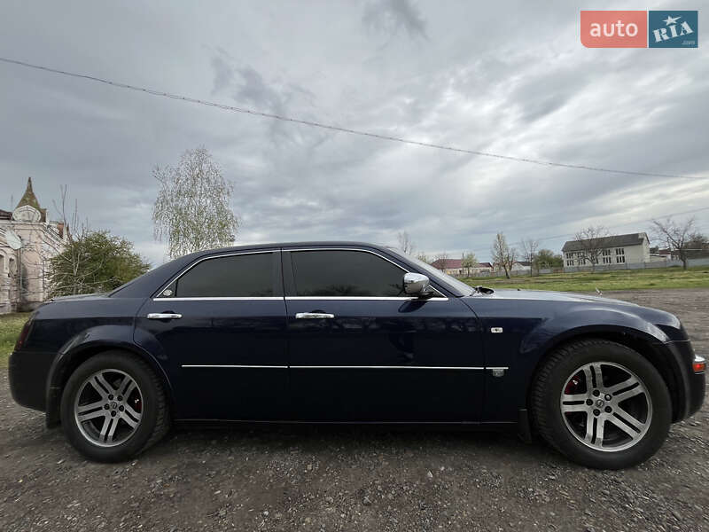 Седан Chrysler 300C 2005 в Черновцах