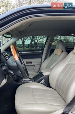 Седан Chrysler 300C 2005 в 