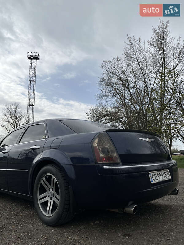 Седан Chrysler 300C 2005 в Черновцах