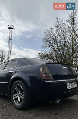 Седан Chrysler 300C 2005 в 