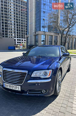 Седан Chrysler 300C 2013 в 