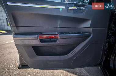 Седан Chrysler 300C 2004 в 