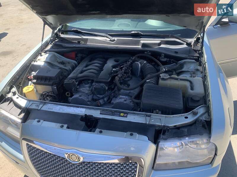 Седан Chrysler 300C 2006 в Конотопе