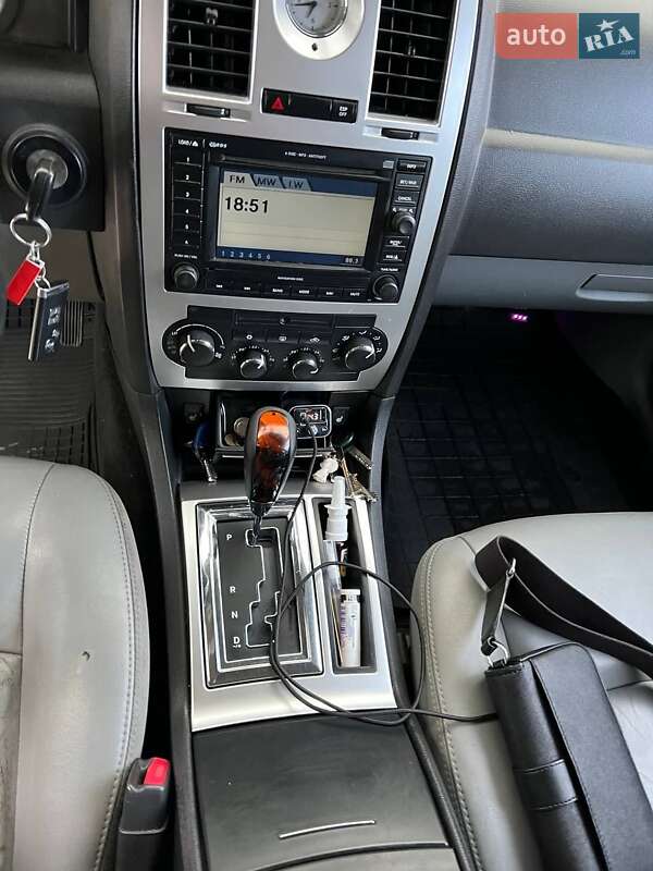 Седан Chrysler 300C 2006 в Тернополі