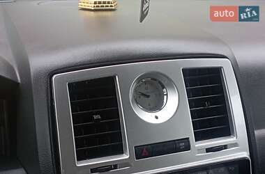 Седан Chrysler 300C 2006 в 