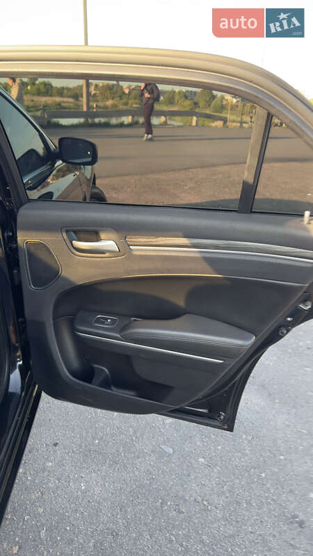 Седан Chrysler 300C 2016 в Ковеле