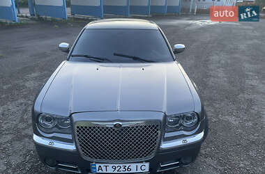Седан Chrysler 300C 2006 в Долине