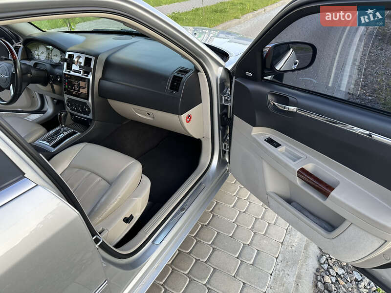 Седан Chrysler 300C 2007 в Шептицькому фото 12 Седан Chrysler 300C 2007 в Шептицькому