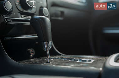 Седан Chrysler 300C 2012 в 