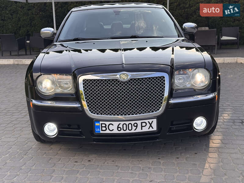 Седан Chrysler 300C 2007 в Львове