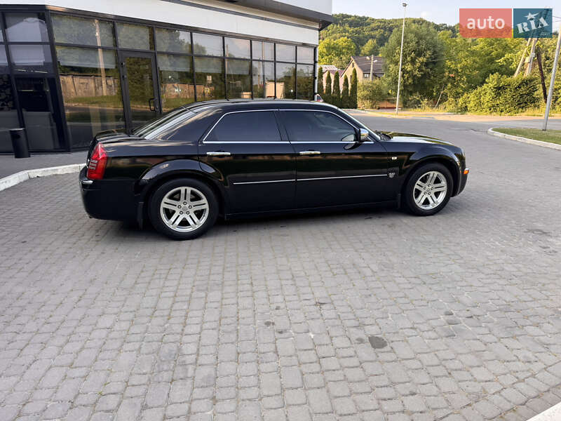 Седан Chrysler 300C 2007 в Львове