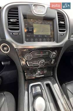 Седан Chrysler 300C 2017 в 