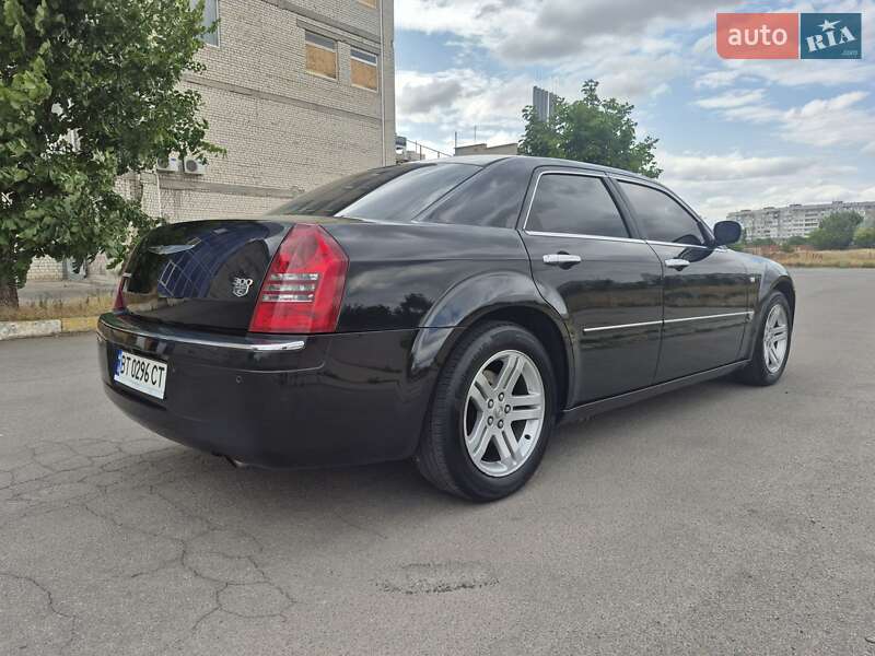 Седан Chrysler 300C 2005 в Херсоне