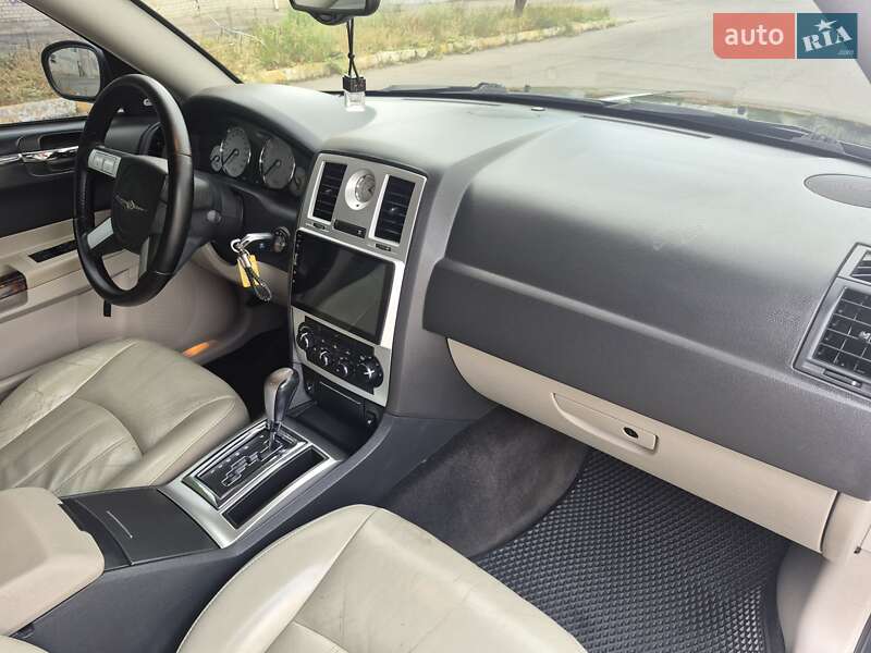 Седан Chrysler 300C 2005 в Херсоне