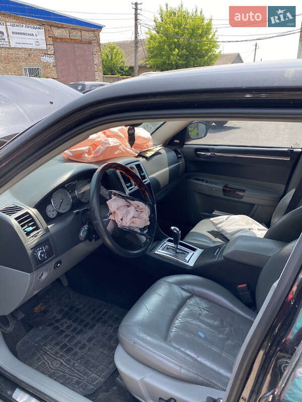 Седан Chrysler 300C 2005 в Ровно
