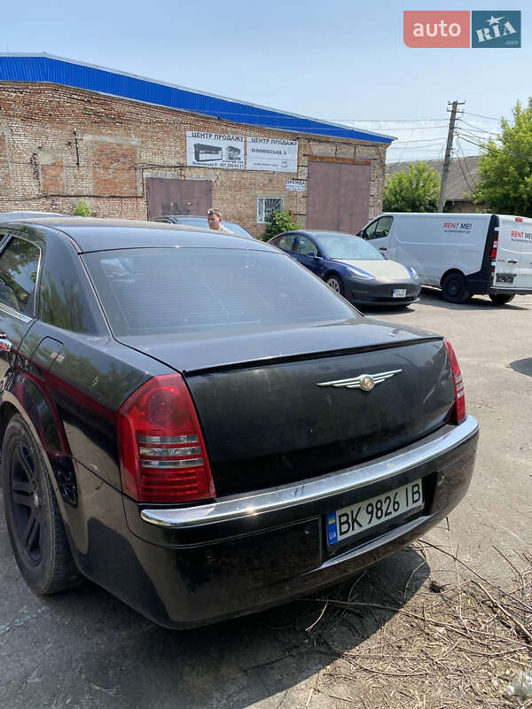 Седан Chrysler 300C 2005 в Ровно