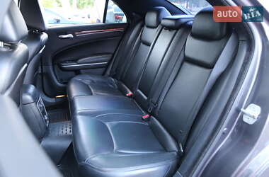 Седан Chrysler 300C 2013 в 