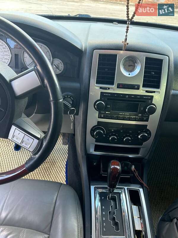 Седан Chrysler 300C 2005 в Ивано-Франковске