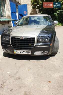 Седан Chrysler 300C 2004 в Марганці