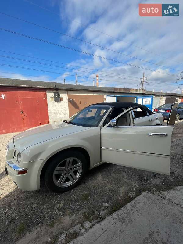 Кабриолет Chrysler 300C 2007 в Киеве