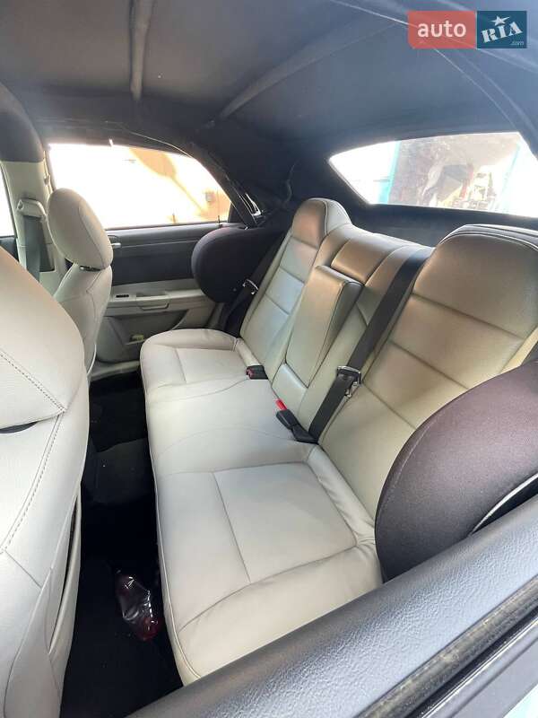 Кабриолет Chrysler 300C 2007 в Киеве