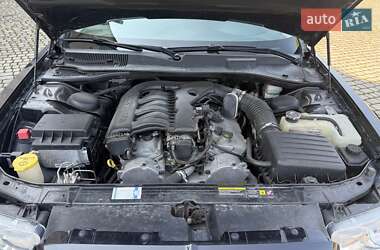 Седан Chrysler 300C 2006 в 
