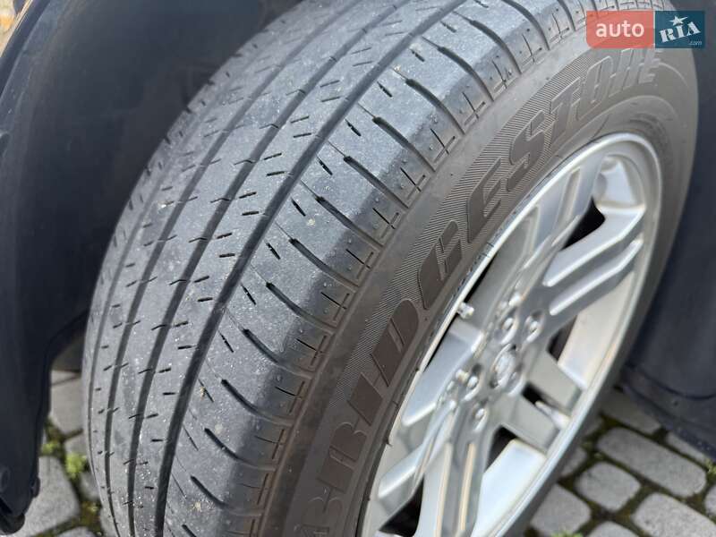 Седан Chrysler 300C 2006 в Шептицькому