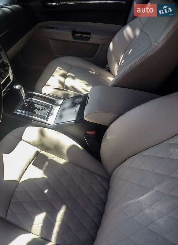 Седан Chrysler 300C 2007 в Івано-Франківську