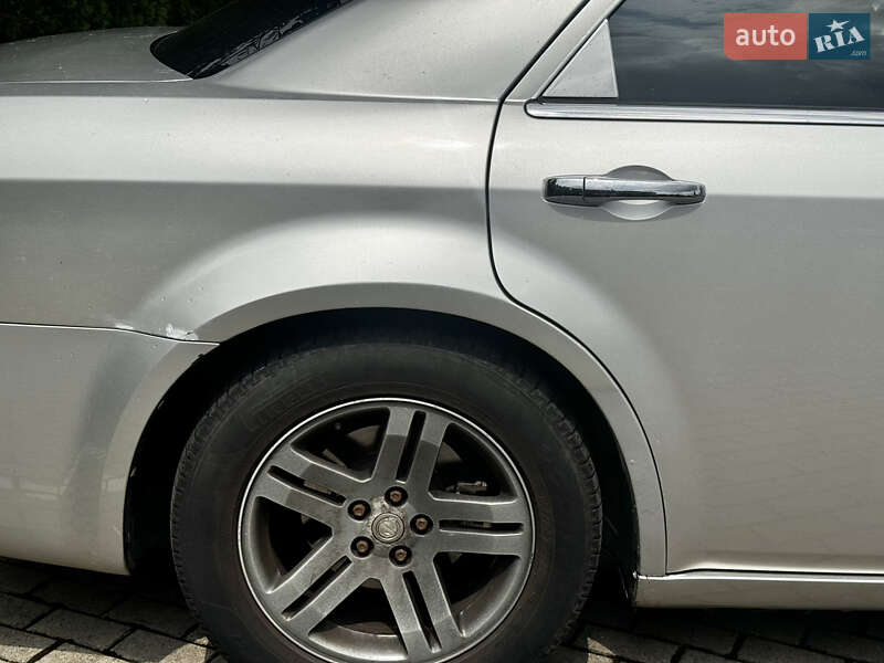 Седан Chrysler 300C 2008 в Львові